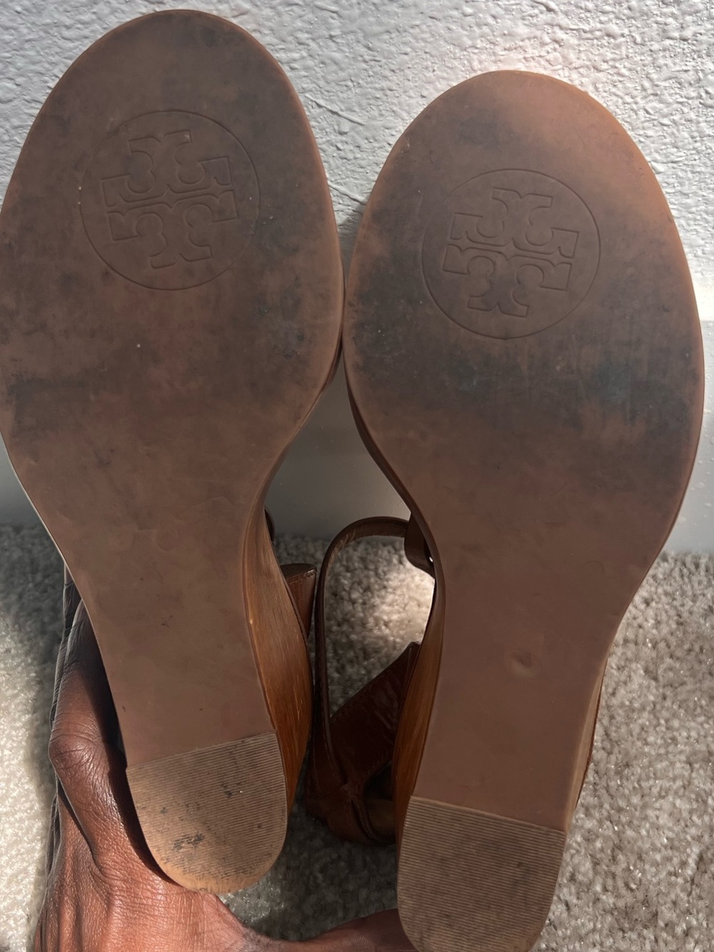 Tory Burch Brown Cognac Leather Wedge Sandals Wooden Heel Strappy Ankle Strap 9 - Picture 11 of 11